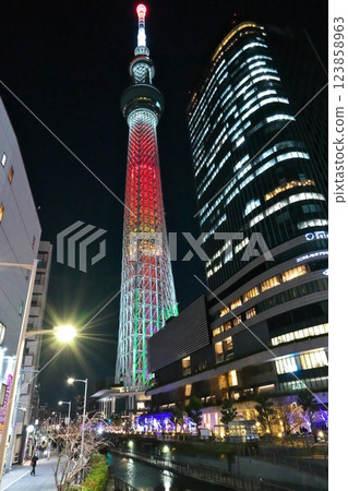 Winter: The red Skytree seen from the Kitajukken River in Tokyo Solamachi 123858963