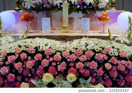 Fashionable flower altar 123859387