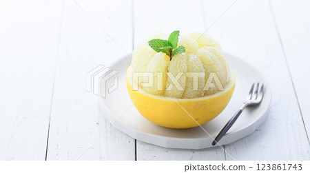 Tosa Buntan (cut image) 123861743