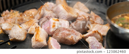 豬肉 燒烤 烤肉 食物 料理 餐廳 돼지 Grilled pork BBQ 豚肉 焼肉 123862460