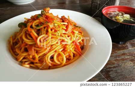 The restaurant's generous servings of spaghetti Neapolitan and seaweed soup The restaurant's generous servings of spaghetti Neapolitan and seaweed soup 123865227