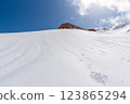 日本百座名山之一：長野縣木曾駒山，嚴冬時節天空晴朗 123865294