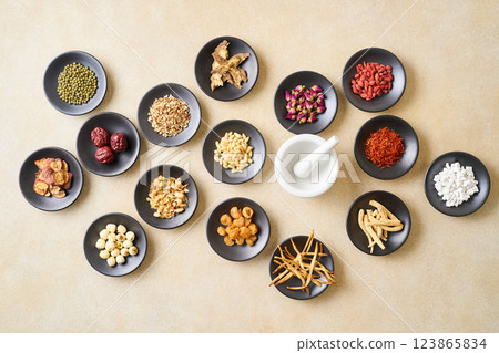 各種草藥成分 各種草藥成分 123865834