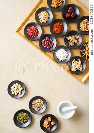 Various herbal medicine ingredients 123865838
