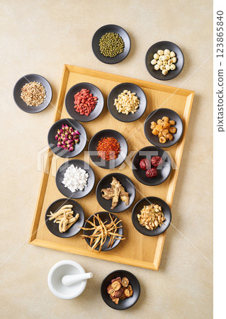 各種草藥成分 123865840