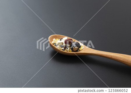 小米黑色背景 123866052