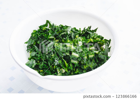 Chopped chrysanthemum in a bowl 123866166