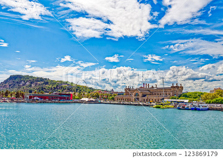 Barcelona. Seaport and  Yacht parking at the pier. 123869179