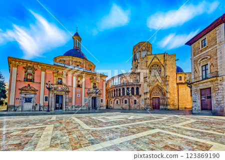 Basilica Cathedral of the Assumption of Our Lady. Valencia. 123869190