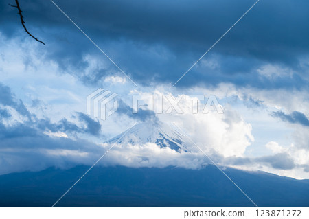 Mount Fuji and clouds in the distance 123871272