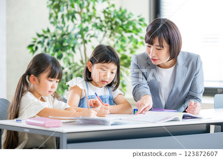 小學生學習與輔導 123872607