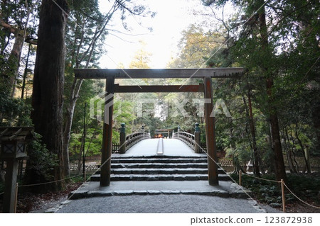 Pilgrimage to Ise, Kazehikimiya Bridge at the Inner Shrine of Ise Jingu 123872938