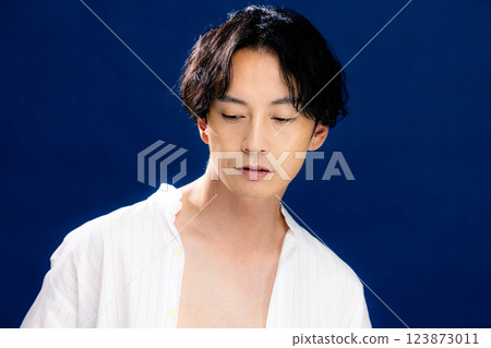 男士美女肖像 123873011