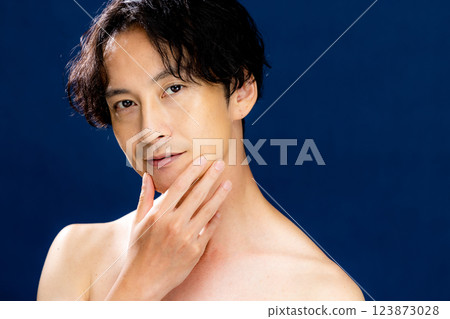 Men's Beauty Portraits 123873028