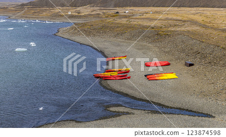 jokulsarlon glacier lagoon in iceland 123874598