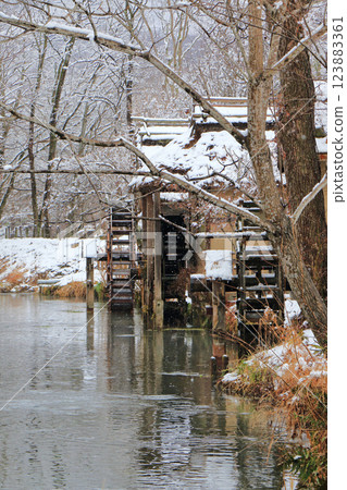 Azumino: Watermill in snow Azumino: Watermill in snow 123883361