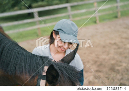 female, females, woman 123883744