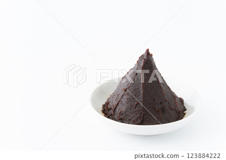 盤子裡的紅味噌湯 盤子裡的紅味噌湯 123884222