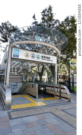 東京地鐵銀座線、半藏門線、千代田線、表參道站B4出口 123884888