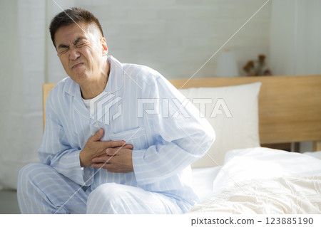老人臥床不適 老人臥床不適 123885190