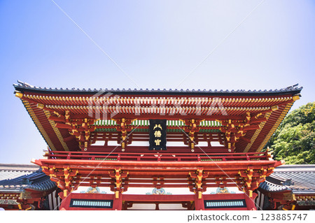 Beautiful scenery at Tsurugaoka Hachimangu Shrine in Kamakura 123885747