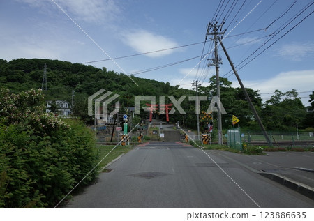 北海道虻田神社參道的風景 123886635
