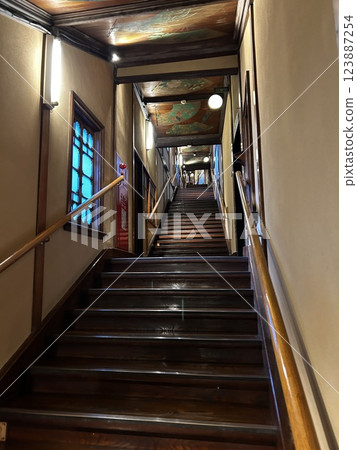 Meguro Gajoen 100 Step Staircase 123887254