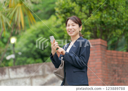 Middle women in suit Middle women in suit 123889788