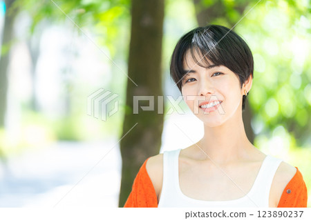 女性的美麗形象 123890237