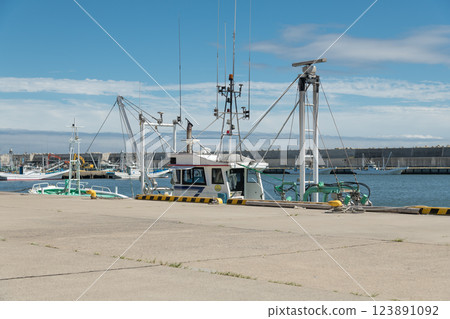 [大洗漁港，含位] 123891092