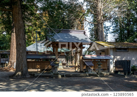 佐竹正義捐贈安全帽的兜神社正門 [茨城縣日立大宮市] 123893565