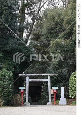 一個小神社 123896079