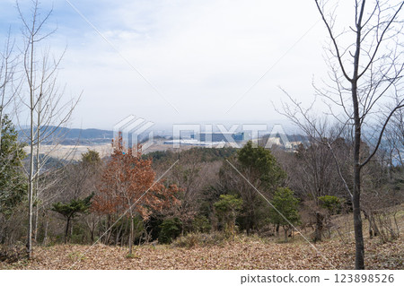 從八伏嶽山頂望去的景色(大阪府茨木市) 從八伏嶽山頂望去的景色(大阪府茨木市) 123898526