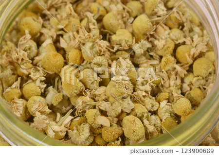 Dried chamomile flowers Dried chamomile flowers 123900689