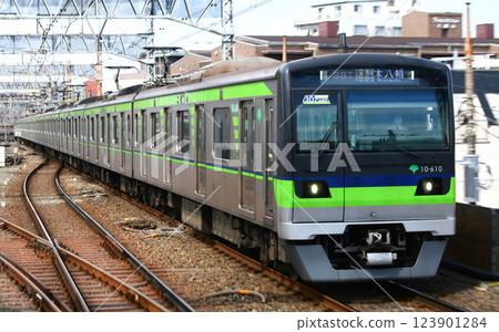 Toei Shinjuku Line 10-300 Series 10-610F 123901284