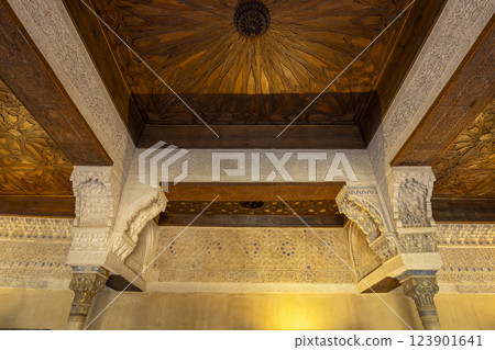 Arabic interiors of Nasrid Palace, Alhambra palace comple, Generalife and Albayzin (Generalife y Albaicin de Granada), UNESCO site, Granada, Andalusia, Spain 123901641