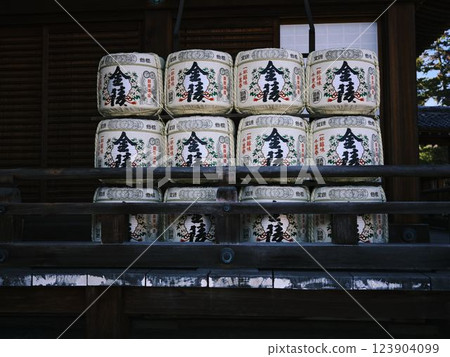 供奉神社的酒 供奉神社的酒 123904099