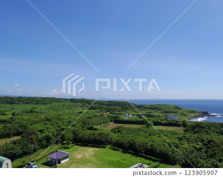 Spectacular view from Tsunoshima Lighthouse (Shimonoseki City, Yamaguchi Prefecture) 123905997