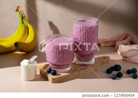 Berry protein smoothie in glasses 123908484