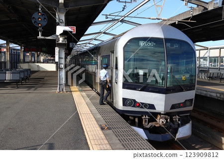 [JR-M] 瀨戶內大橋線：Rapid Marine Liner（岡山⇔高松） 123909812