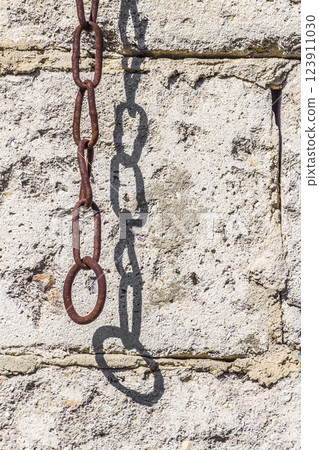 Old rusty chain Old rusty chain 123911030