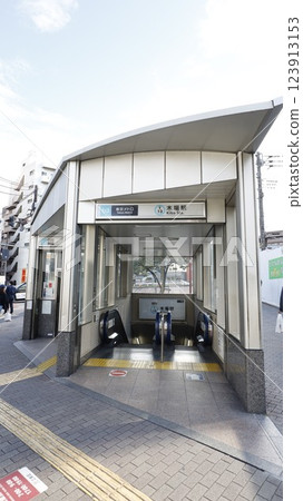 東京地鐵東西線木場站4b出口，設有電梯及手扶梯 123913153