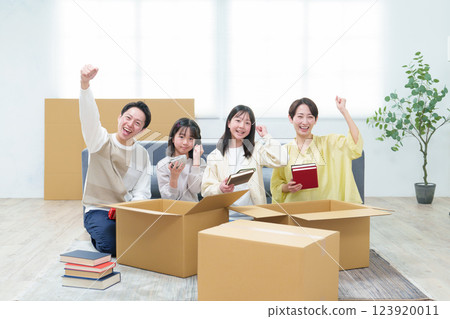 感動：一家人合照慶祝 123920011