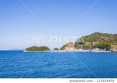 Tsukumi Dolphin Island on the Shioura Peninsula Tsukumi Dolphin Island on the Shioura Peninsula 123924459