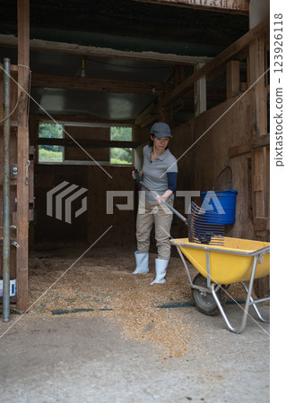 女生 女孩 女性 123926118