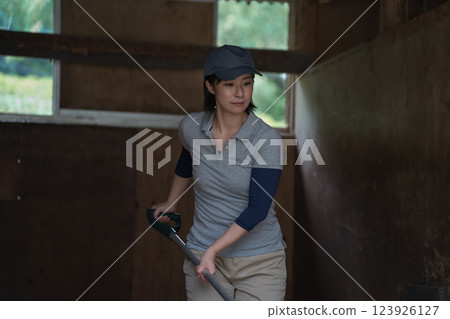 馬 馬兒 女生 123926127