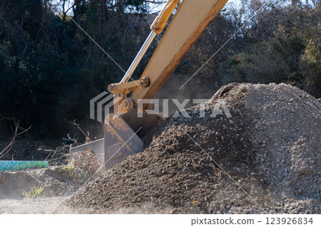 挖掘機鏟斗 123926834