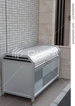 新建公寓大樓垃圾收集區 新建公寓大樓垃圾收集區 123926840