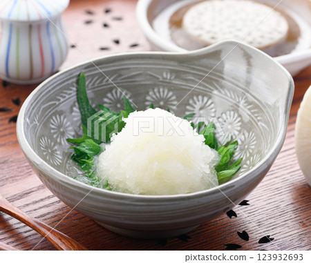 Daikon Oroshi Daikon Oroshi 123932693