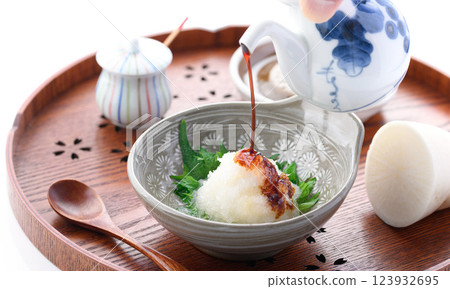 Daikon Oroshi 123932695